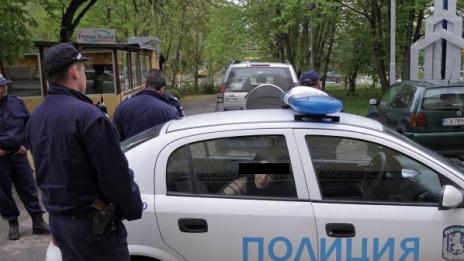 12 ранени при стрелба в ромската махала в Петрич, спецполицаи започнаха обиски