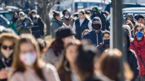 Пандемични притеснения: София, Варна, Пловдив… хората бягат от ковида