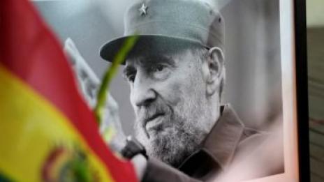 Кортежът с праха на Фидел Кастро пристигна в Сантяго де Куба