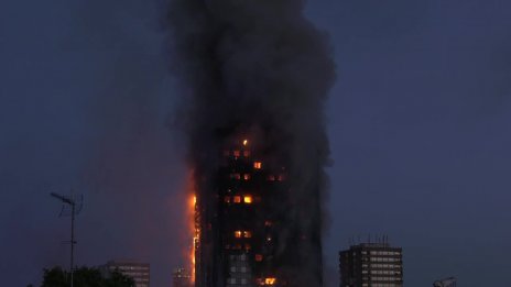 Най-малко 13 загинали при пожар в блок във Виетнам