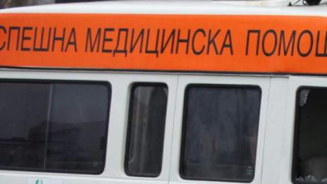 ТИР и кола се сблъскаха челно, един загинал  