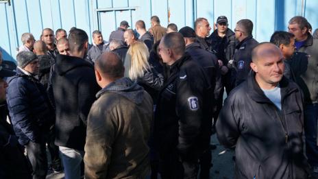 Надзирателите на протест по обед във Варна