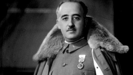 Махат останките на диктатора Франсиско Франко от гробницата в Долината на падналите