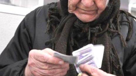 Заловиха двама телефонни измамници