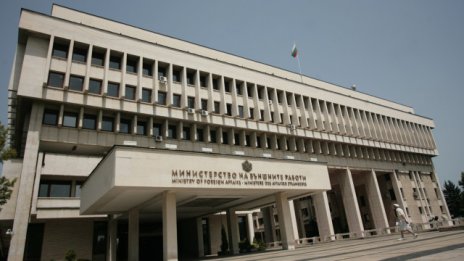 Евакуираха от Кабул афганистански служител на българското посолство