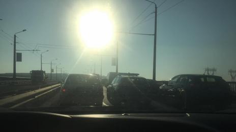 Верижна катастрофа блокира Аспаруховия мост