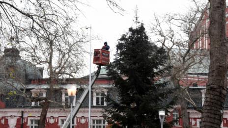 Отцепиха площад „Независимост” във Варна заради изоставен багаж