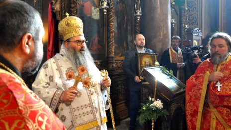 Над 9000 души във Варна празнуват имен ден днес