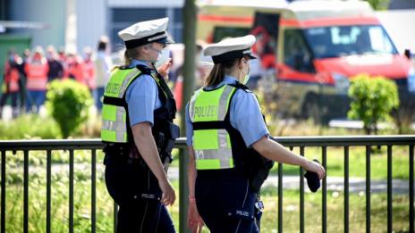 Група нападна с ножове четирима души в Германия
