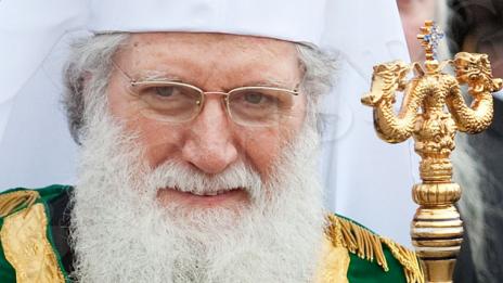 Църквата и КНСБ скочиха срещу работата през укенда и по празници