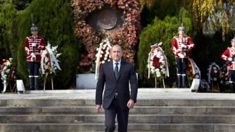 Румен Радев почете паметта на загиналите воини  