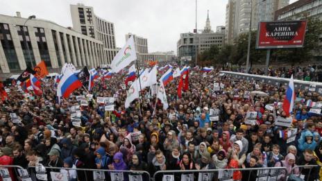 Протестите в Москва се засилват, безпокойство в Кремъл