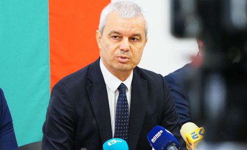 Костадинов: Екипажът на ударения край Калиакра кораб е получил шанс да се евакуира