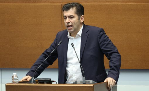 Стана ясно кога депутатите ще гласуват оставката на Кирил Петков