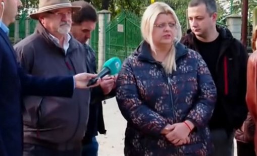 Разбити улици, прах, кал и боклуци: Варненци протестират заради ремонт, продължил 2 години 