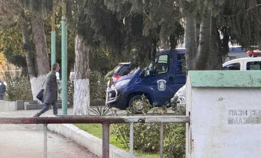 Благомир Коцев пристигна в затвора във Варна, не го пуснаха да се види със съпругата си 