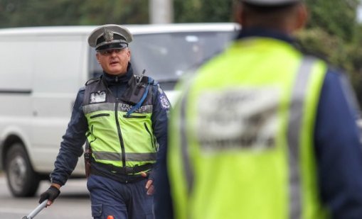 Откриха 790 грама фентанил в автомобила на софиянец, спипан от катаджии край Търговище