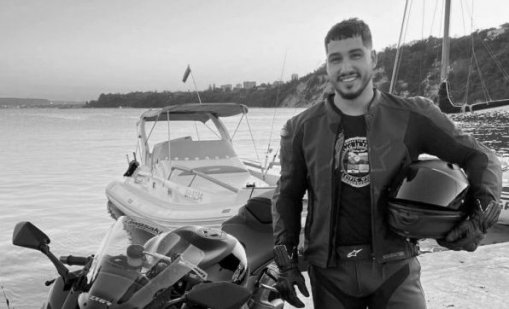 Сложиха забранителен знак на кръстовището във Варна, където загина Александър