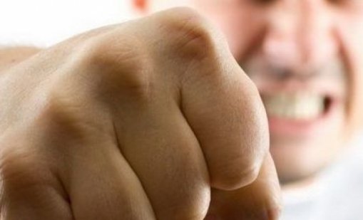 Мъж преби жена до полицията в Монтана