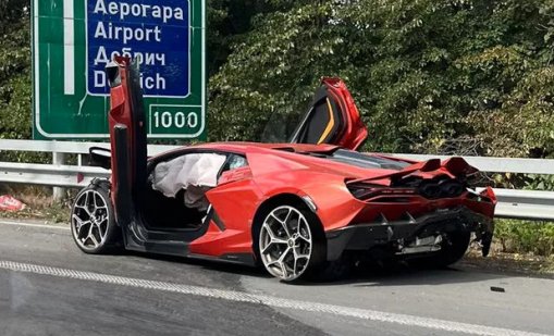 Мощно Ламборгини е смачкано на изхода на Варна
