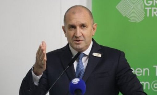 Радев проговори дали и кога може да създаде партия