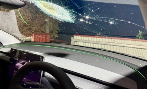 Малшанс: Метеорит удари Tesla Model Y в движение