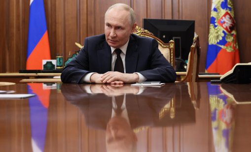 Руски министър се самоуби часове, след като бе уволнен от Путин