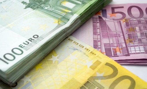 Как ще плащаме в Новогодишната нощ - с левове или с евро? 