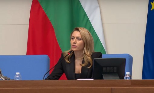 Рая Назарян получи подкрепата на 129 депутати за председател на Народното събрание