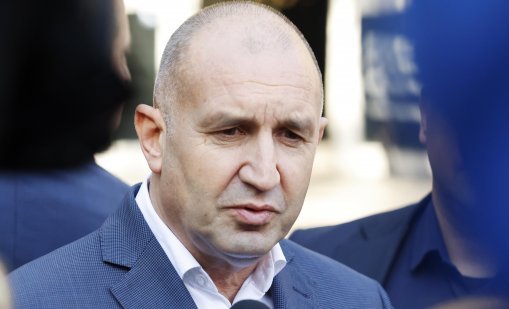 Радев: Случващото се тази сутрин в българския парламент е някакъв фарс 