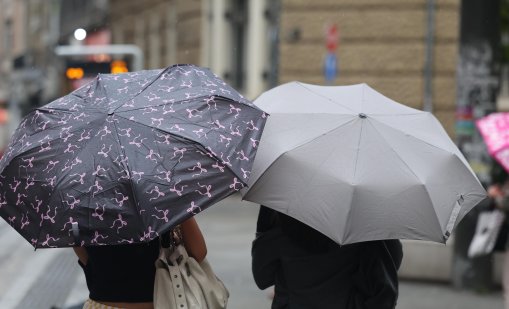 Утре настъпва студен фронт, ще вали и гърми