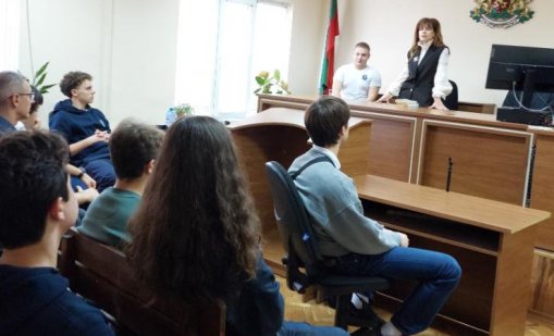 Разясниха правата на гимназисти от Варна, свързани с престъпления по транспорта