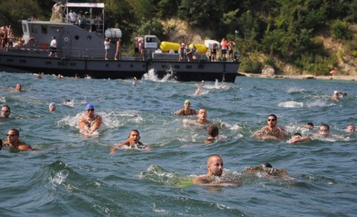 Благословия за плувците в маратон Галата-Варна