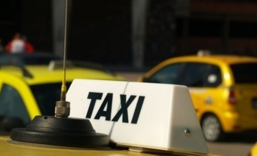 Пътник намушка таксиметров шофьор в Разградско