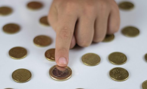 Еврото влиза в клас: учат децата на финансова грамотност