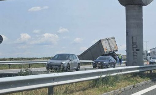 Временно е затруднено движението по АМ "Хемус" край Шумен