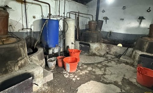 Иззеха близо 370 л алкохол и 3 сепаратора от бивш казан във Варненско