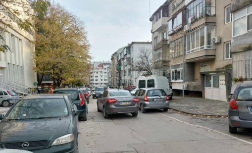 Заради "зелената зона" във Варна: Съседни квартали са се превърнали в буферни паркинги 