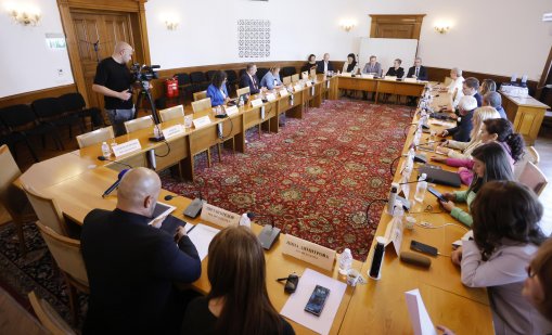 На второ четене мина предложението за гъвкаво работно време за родители на деца до 12 г. 