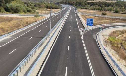 Засякоха шофьор да кара с 248 км/ч