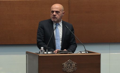 Томислав Дончев за „Лукойл“: Бурята по-скоро е отминала, но все още има рискове