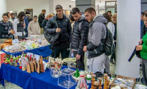 Над 10 хил. лв. събраха варненски студенти в благотворителен коледен базар