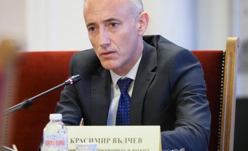 Вдигат учителските заплати с 10 процента