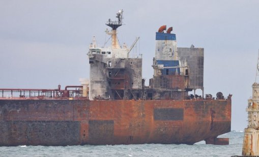 Танкерът „Кайрос“ е в стабилно положение, предстои извеждането му на безопасно място