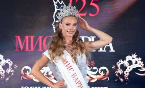 Яна Стоянова е избрана за Мис Варна 2025