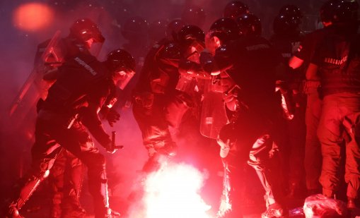 70 ранени и 77 задържани на протеста в Сърбия снощи