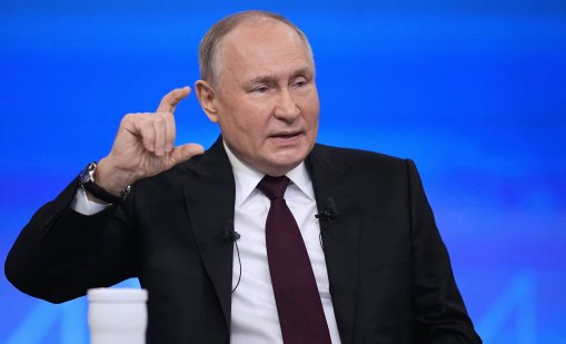 Русия "значително разширява" списъка си със санкционирани представители на ЕС