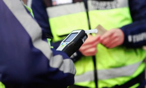 Двама шофьори, седнали пияни зад волна, останаха без колите си