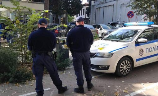 Икономическа полиция влезе в общинските паркинги във Варна заради &bdquo;такса спокойствие&ldquo; (СНИМКИ)
