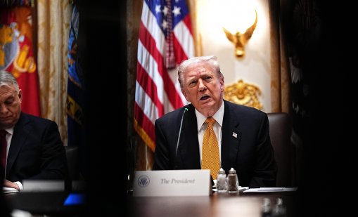 Докато американците гладуват, Тръмп пирува 